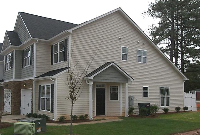 Tryon Place Townhomes Dickens Exterior
