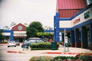 Lake Conroe Shopping: Conroe Outlet Mall, The Woodlands Mall, etc.