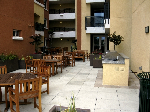 Atlas in Hillcrest, Atlas condos courtyard