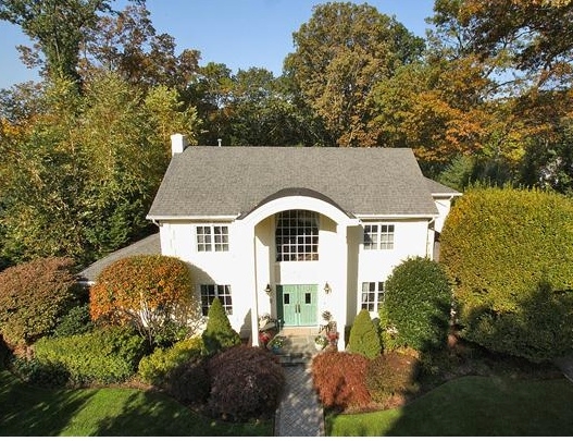 http://searchallproperties.com/listings/1543565/450-Knollwood-Ridgewood-New-Jersey